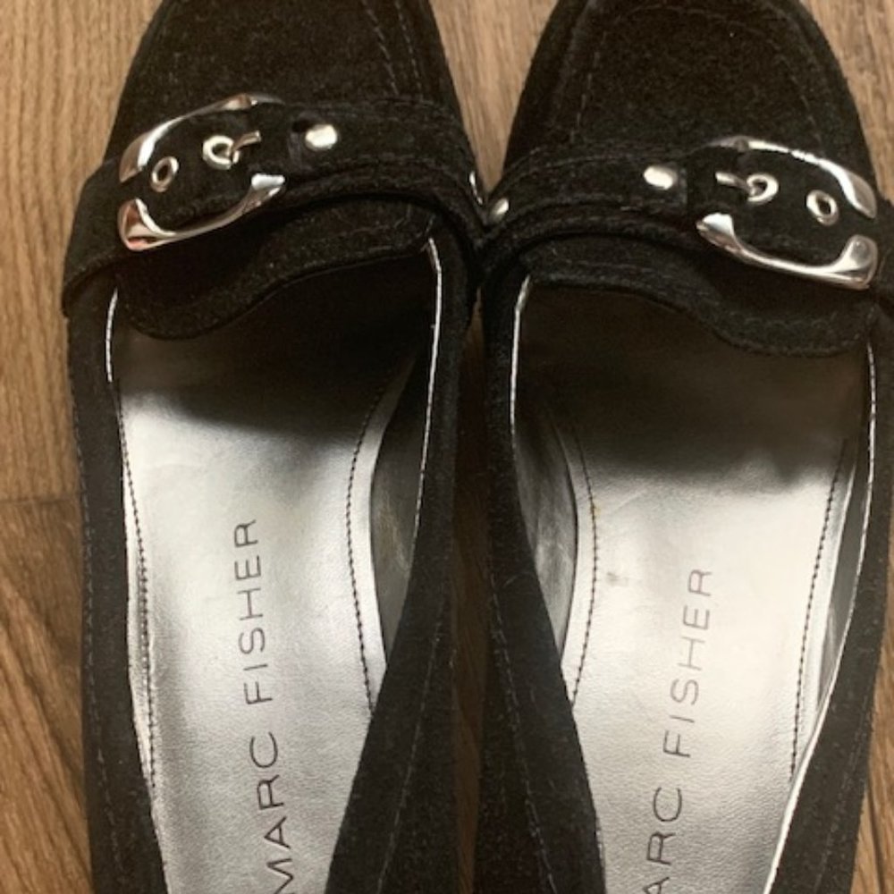 Marc Fisher Black Low Heel Wedge, Size 6.5 - Picture 3 of 8